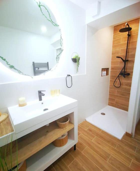 Casa Rosa, Un Petit Cocon Catalan Villa Ortaffa Luaran gambar